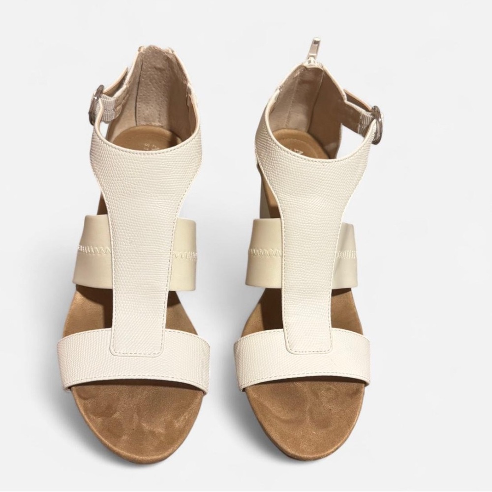 Elegant Cream Women's Sandals